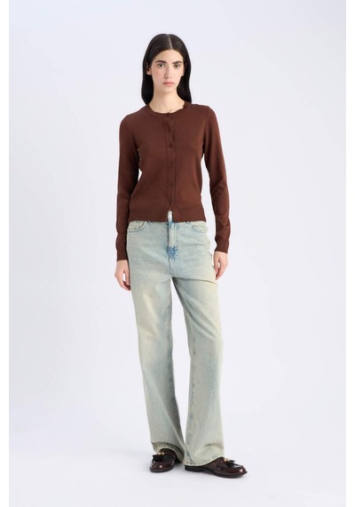 DeFacto Regular Fit Bisiklet Yaka Basic Düz Triko Hırka D6282AX25SPBN311 Kahve DeFacto Regular Fit Bisiklet Yaka Basic Düz Triko Hırka D6282AX25SPBN311 Kahve
