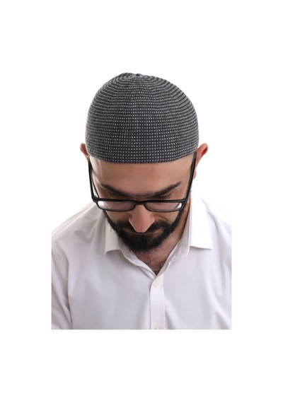 Siyah Kışlık Nokta Desenli Orlon Namaz Takkesi Siyah
