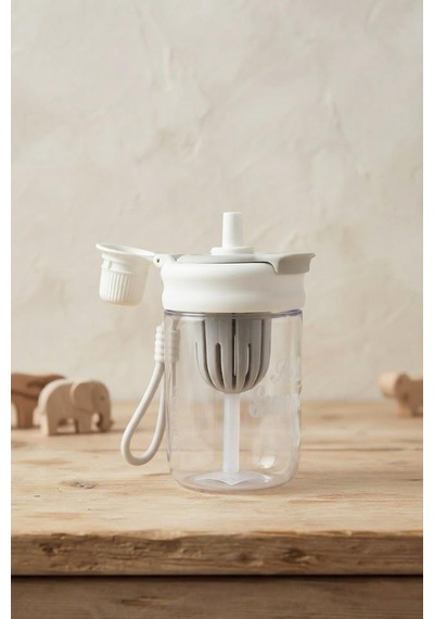 Askılı Pipetli Sızdırmaz Meyve Hazneli Suluk 600 Ml Beyaz