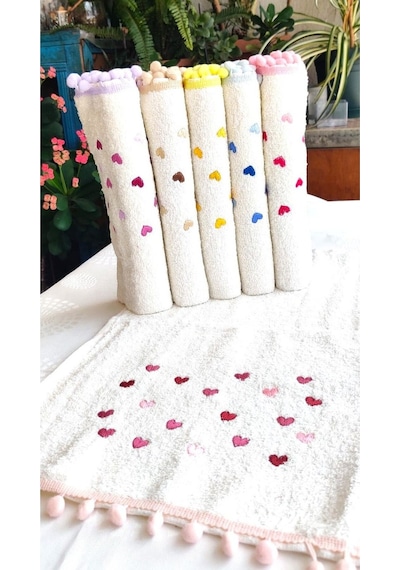Annem 30x50 Cm. Çeyizlik 6'lı Set Kalp Nakışlı Ponponlu Bukle Lüks Havlu Seti Çok Renkli