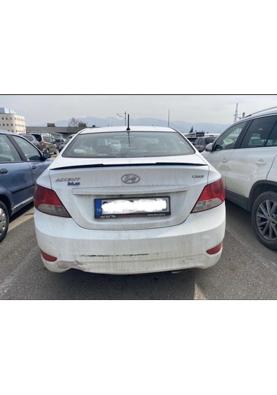 Hyundai Accent Blue Spoiler Yarasa Tip 120 Cm Plastik Siyah