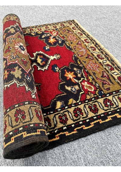 Burak Halı El Dokuma Kırmızı 88 x 142  CM %100 Yün Kök Boya Yörük Halısı