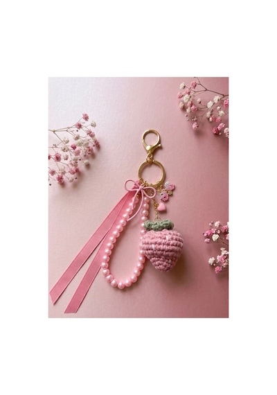 Pembe Çilek Çanta Aksesuarı Ve İncili Anahtarlık Amigurumi Altın