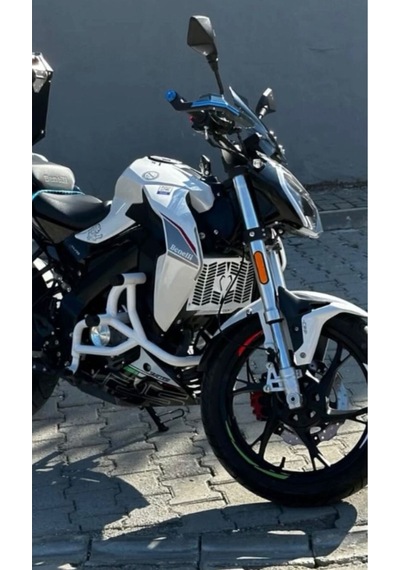 Benelli 125s Beyaz Ön Koruma Demiri Motosiklet Motor Koruma