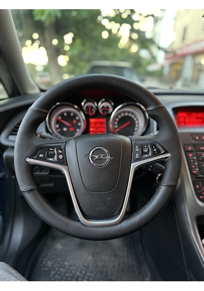 Opel Insignia Araca Özel Direksiyon Kılıfı Bombeli Direksiyonlar