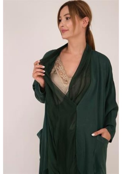Bohem Stil Italyan Ipek Detaylı Oversize Kap Bluz- Wes Pantolon Takım-8789 Zümrüt Yeşili Bohem Stil Italyan Ipek Detaylı Oversize Kap Bluz- Wes Pantolon Takım-8789 Zümrüt Yeşili