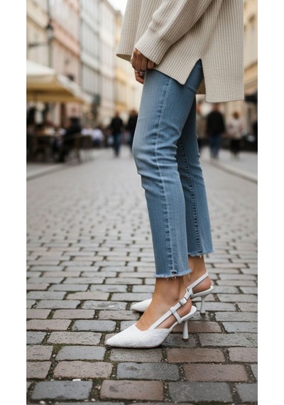 Lebibe Shoes Lısa Kadın Beyaz Sivri Burun 7 Cm Topuklu Çiçek Dantel Desenli Rugan Slingback Ayakkabı