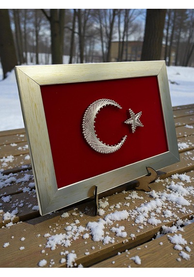 Ayyıldız Türk Bayrağı Filografi Tablo Çerçeveli 26x19 Cm Ayaklık Hediyeli 1 Adet
