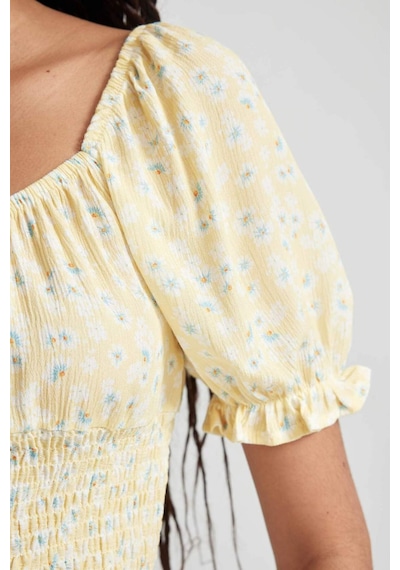 Defacto Fitted Kare Yaka Baskılı Kısa Kollu Crop Bluz B1304AX23HSYL127