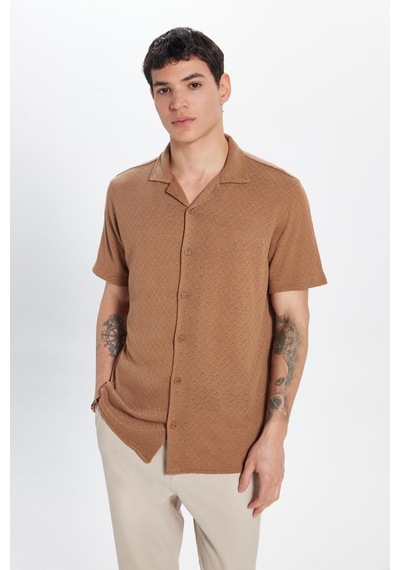 Tudors Erkek Slim Fit Dar Kesim Kısa Kollu Örme Doku Apaş Yaka Kahverengi Gömlek-33044 Kahverengi