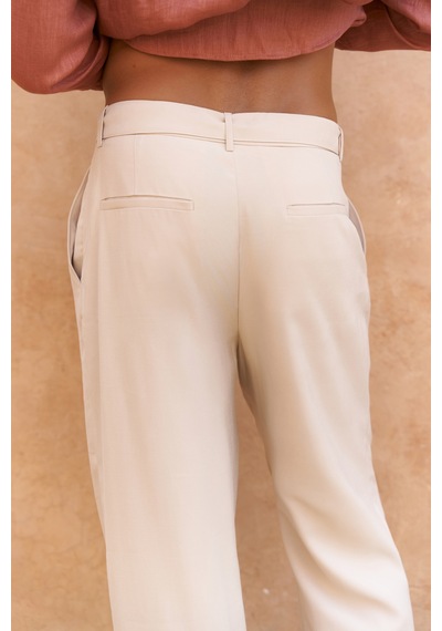 Mai Studios Co. Mai Collection Lorenza Kemer Detay Bej Erkek Pantolon Bej