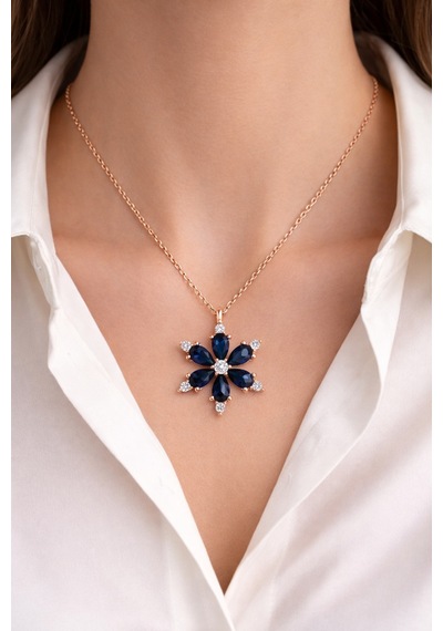 Çekirdekjewelry 925 Ayar Gümüş Safir Kamelya Çiçeği Kolye Rose