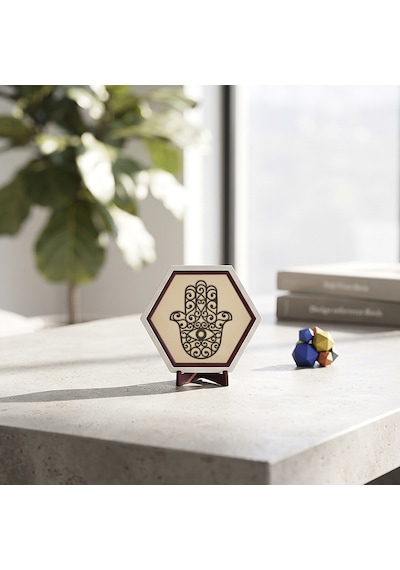 Zarif Hamsa Motifli Masaüstü Dekoru, Ofis Alanına Ferahlık Ve Modern Bir Şıklık Katan Tasarım 10x10 Cm, Pudra