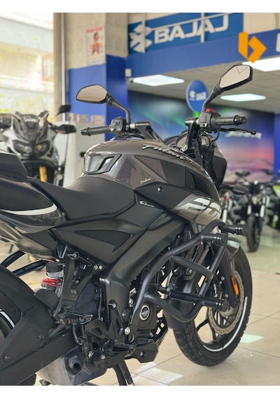 Bajaj Pulsar Ns 200 Özel Üretim Ön Koruma Demiri 3 Takozlu Siyah