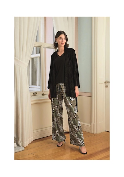 İlk El Grup Herşeytrend Çiçek Yaprak Ve Etnik Desenli Dantelli 3lü Pijama Takımı XL