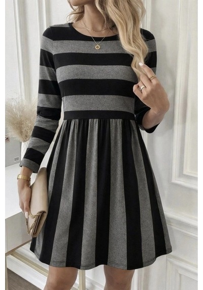 Butik İstanbul Kadın Uzun Kollu Bisiklet Yaka Çizgili Desen Detaylı Süprem Mini Elbise Siyah Butik İstanbul Kadın Uzun Kollu Bisiklet Yaka Çizgili Desen Detaylı Süprem Mini Elbise Siyah