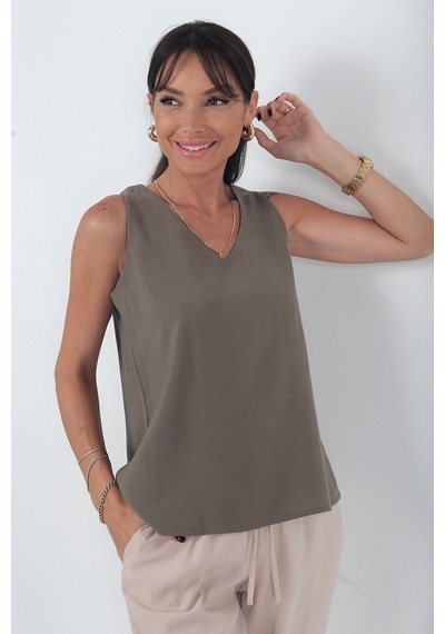 By Saygı Kadın V Yaka Pervazlı İtalyan Cotton Lyocell Bluz Haki By Saygı Kadın V Yaka Pervazlı İtalyan Cotton Lyocell Bluz Haki