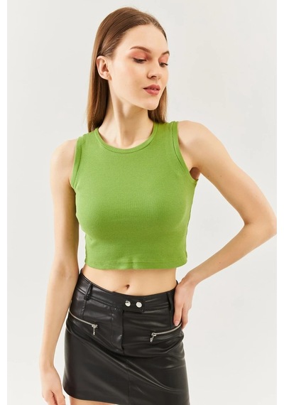 Butikgiz Kadın Sıfır Kol Bisiklet Yaka Vücuda Oturan %100 Pamuklu Kaşkorse Esnek Crop Bluz Çimen Yeşili