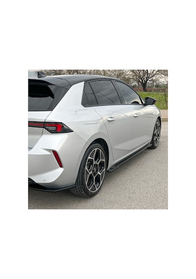 Kit Garaj Opel Astra L Yan Marşpiyel Plastik Piano Black Boyalı