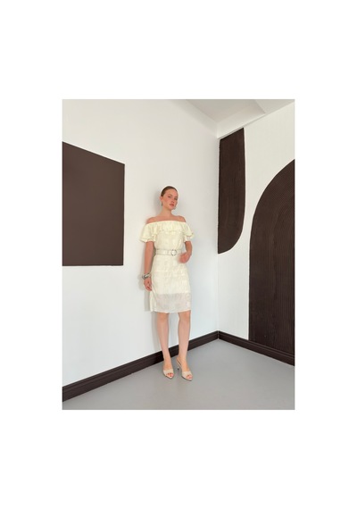 Verymoda Kayık Yaka Piliseli Kemerli Elbise D1694 Krem
