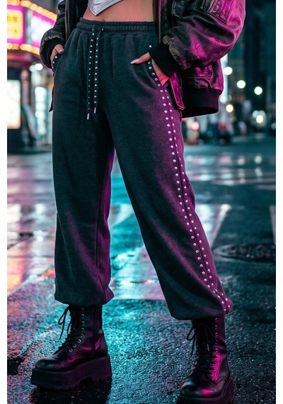 Gümüş Zımba Şeritli Asi Streetwear Bel Lastikli Bağlamalı Konforlu Rahat Cepli Parlak Parıltı Geniş Paça Esnek Baharlık Kışlık Kombin Pantolon Antrasit Gümüş Zımba Şeritli Asi Streetwear Bel Lastikli Bağlamalı Konforlu Rahat Cepli Parlak Parıltı Geniş Paça Esnek Baharlık Kışlık Kombin Pantolon Antrasit