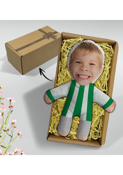 Bk Gift  Kutusunda Kişiye Özel Fotoğraflı Çocuk Yeşil Beyaz Futbolcu Bebek Yastık-1, Arkadaşa , Sevgiliye , Doğum Günü si