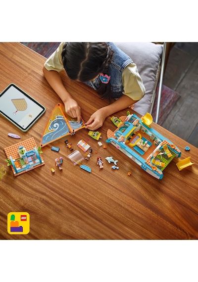 LEGO® Friends Gezi Teknesi Macerası 42664 - 8 Yaş ve Üzeri Çocuklar için Yaratıcı Oyuncak Yapım Seti (685 Parça)