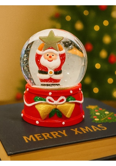 Yeni Yılın En Güzel Hediyesi 2026 Yılbaşı Yıldız Tutan Noel Baba Temalı Led Işıklı 9 Cm Kar Küresi Dekoratif Obje