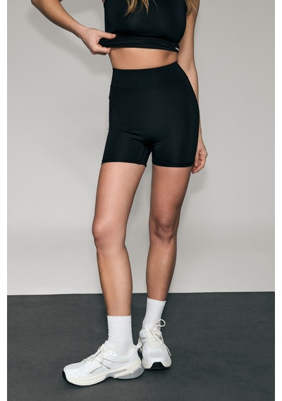 Urban Beat Runles Kadın Baskı Detaylı Slim Fit Sporcu Kısa Siyah Tayt siyah