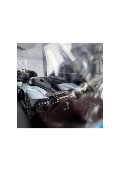 Hyper Car Aston Martin Valkrie Skyfall Silver - League Collection 1/64 Model Araba