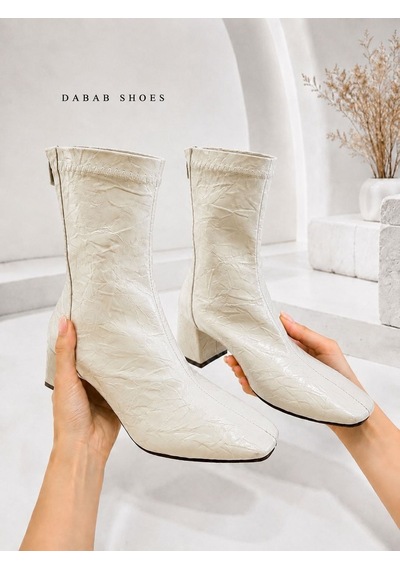 Dabab Shoes Janıce Kadın Bej Küt Kare Burun Kırışık Desenli Rugan Streç Arkadan Fermuarlı 6 Cm Kalın Topuklu Bot Bootie