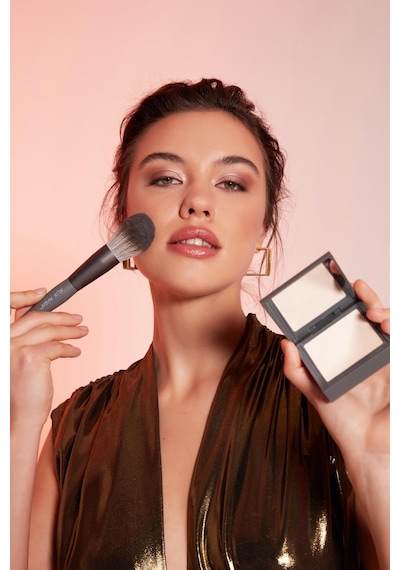 Alix Avien Kompakt Pudra 12 Saate Kadar Kalıcılık Nötr Cilt Alt Tonu Compact Powder 04 Light Ivory