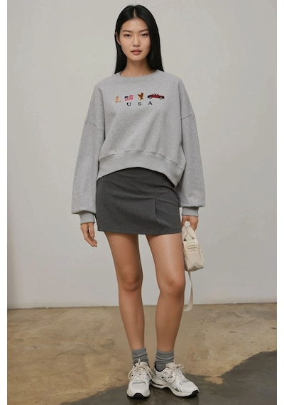 Hiccup İşlemeli Yuvarlak Yaka Sweatshirt Açık Gri