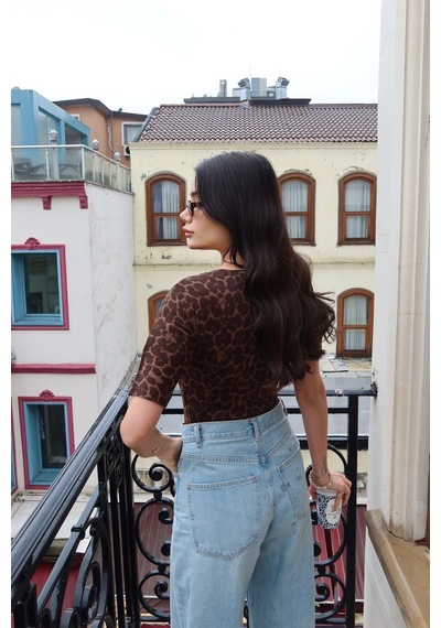 Kechi Woman Leopar Desenli Transparan Düşük Omuz Bluz Kahverengi