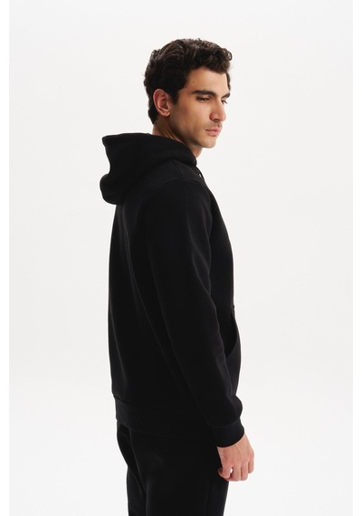 AR-MA Arma Erkek Kapüşonlu Kanguru Cepli 3 İplik Baskılı Şardonlu Regular Fit Sweatshirt K30254628702 Siyah AR-MA Arma Erkek Kapüşonlu Kanguru Cepli 3 İplik Baskılı Şardonlu Regular Fit Sweatshirt K30254628702 Siyah