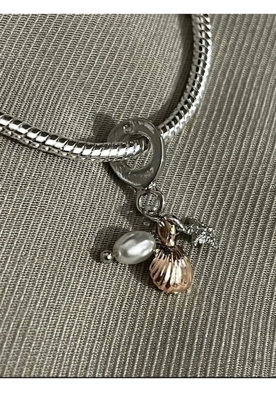 İncili İstiridyeli Sallantılı Charm Gümüş