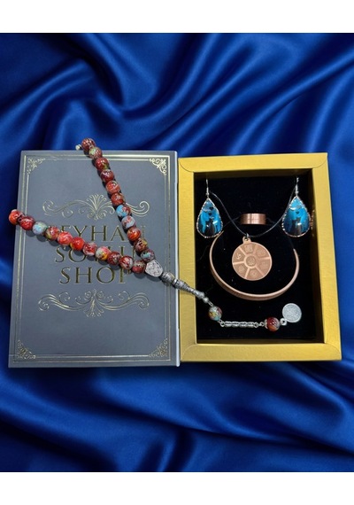 Özel Tasarım Kitap Kutulu Kadın Bakır Takı Seti Ve Tesbih Kombini - Kolye Küpe Bileklik Yüzük 5 Parça Otantik Şık Hediyelik - Doğum Günü Yıl Dönümü Anneler Günü Kadınlara Özel Gösterişli Hediye - N-00037 Özel Tasarım Kitap Kutulu Kadın Bakır Takı Seti Ve Tesbih Kombini - Kolye Küpe Bileklik Yüzük 5 Parça Otantik Şık Hediyelik - Doğum Günü Yıl Dönümü Anneler Günü Kadınlara Özel Gösterişli Hediye - N-00037