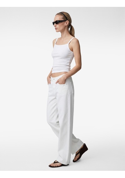 Koton Slim Fit Ribanalı Kolsuz Kare Yaka Bluz Beyaz 6sak10235ek