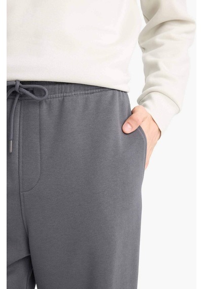 Defacto Regular Fit Beli Bağcıklı Paçası Lastikli Cepli Basic Düz Jogger Eşofman Altı E9427ax25auar104 Antrasit Defacto Regular Fit Beli Bağcıklı Paçası Lastikli Cepli Basic Düz Jogger Eşofman Altı E9427ax25auar104 Antrasit