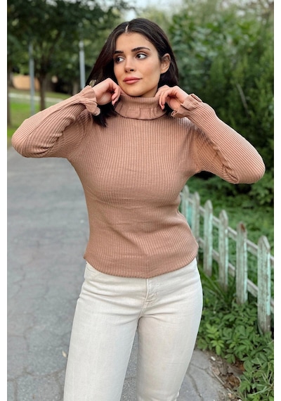 Kadın Camel Fırfırlı Boğazlı Yaka, Uzun Kol, Vucüda Oturan Esnek Kumaş, Düz Desen, Triko Bluz Kadın Camel Fırfırlı Boğazlı Yaka, Uzun Kol, Vucüda Oturan Esnek Kumaş, Düz Desen, Triko Bluz