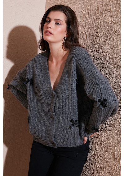 Lela Oversize Fit V Yaka Fiyonk Detaylı Düğmeli Bayan Hırka 4615577 Antrasit