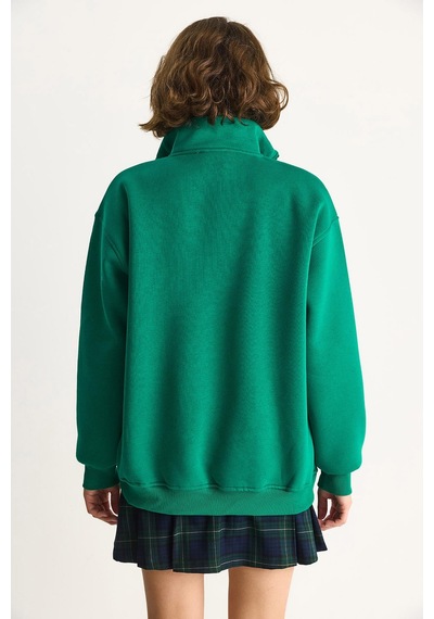 Shade Kadın Nakışlı Yarım Fermuarlı Polo Yaka Şardonlu Oversize Sweatshirt 10002 60283528 - Yeşil Shade Kadın Nakışlı Yarım Fermuarlı Polo Yaka Şardonlu Oversize Sweatshirt 10002 60283528 - Yeşil