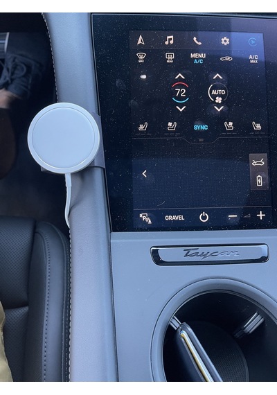 Porsche Taycan İçin Telefon Tutucu