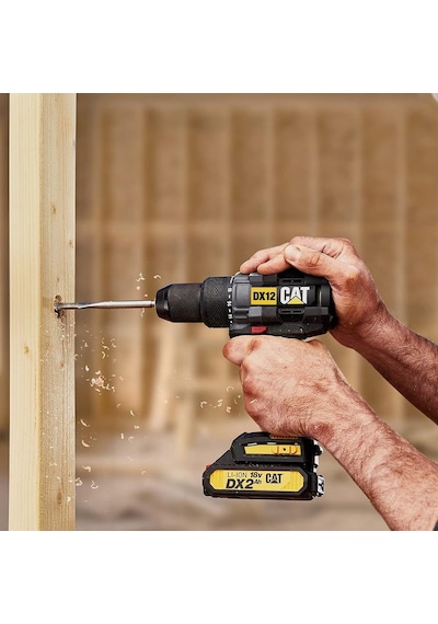 Cat Dx12set 18volt/2.0ah Li-ion Çift Akülü Kömürsüz Profesyonel Şarjlı Darbeli Matkap + Da01903 201 Parça Delme/vidalama Uç Seti