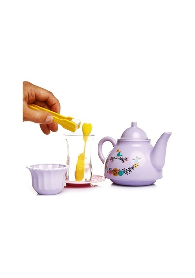 Kutulu Çay Vakti Ince Belli Bardaklarla Urt-011-001
