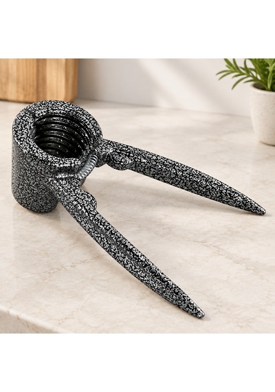 Metal Saplı Ceviz Kıracağı Resimdeki