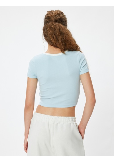 Koton Crop Tişört V Yaka Düğmeli Kolej Baskılı Kısa Kollu Slim Fit Mavi 4sal11124ık Mavi
