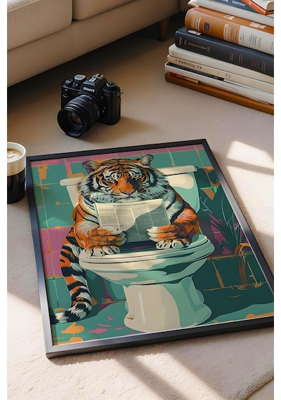 Tuvalette Gazete Okuyan Kaplan Çerçeveli Tablo - Pop Art Poster Tablo