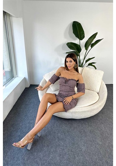 Fashion Cocktail Düşük Omuz Minik Kol Göğüs Korseli Drapeli Süper Esnek Doğal Kumaş Pedli Kokteyl Tüp Elbise Mor Fashion Cocktail Düşük Omuz Minik Kol Göğüs Korseli Drapeli Süper Esnek Doğal Kumaş Pedli Kokteyl Tüp Elbise Mor