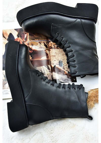 Fox Shoes Siyah Kalın Tabanlı Günlük Kadın Bot Postal L610130109